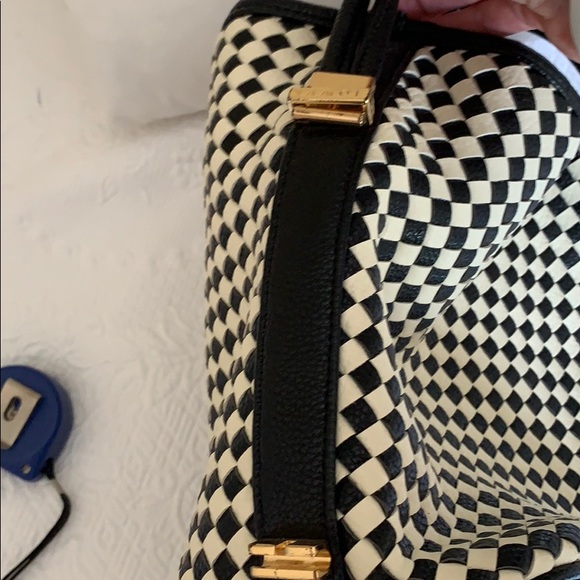 Black/white adjustable shoulder/hand bag - Picture 3 of 6